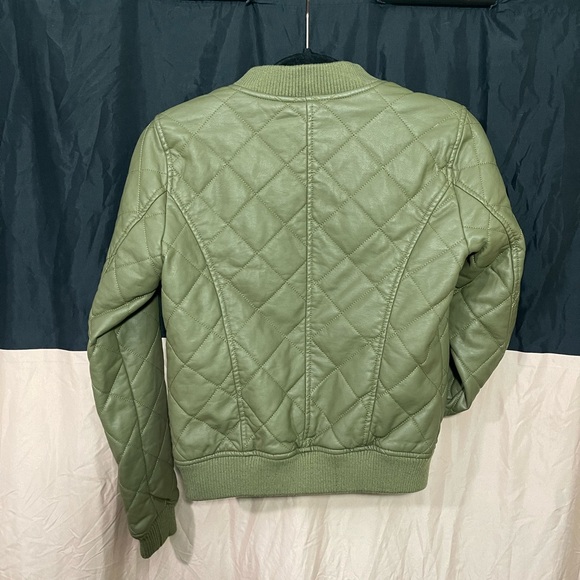 GUESS Marine Quilted Cropped Jacket (Green) - Picture 2 of 6
